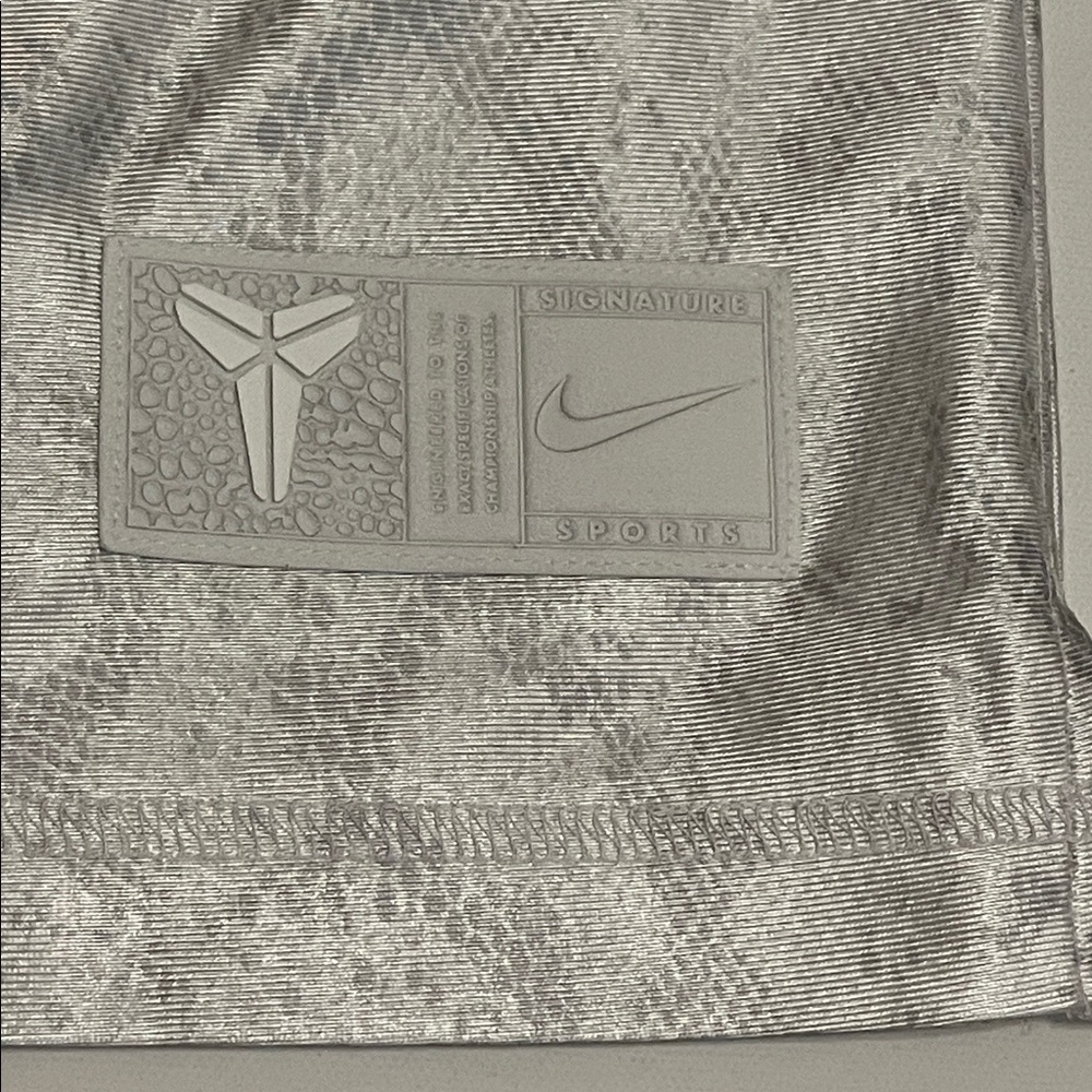 Nike Men’s L Dri-Fit Kobe Mamba Reversible Basketball Jersey white NWT $90 - Picture 5 of 7